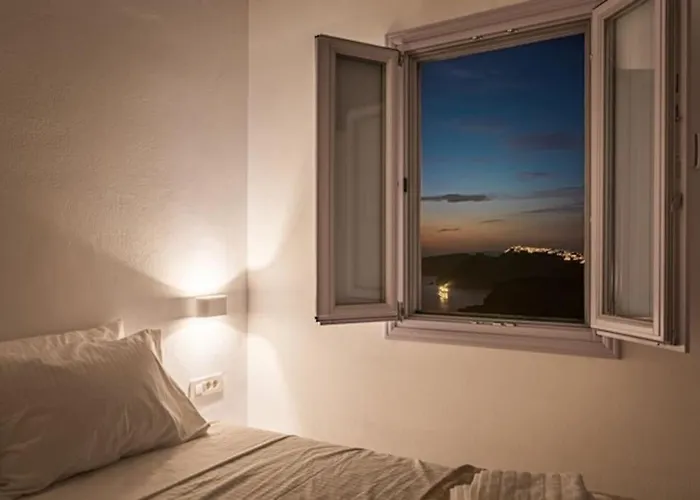 Spectacular View Caldera St ι Ormos Athinios